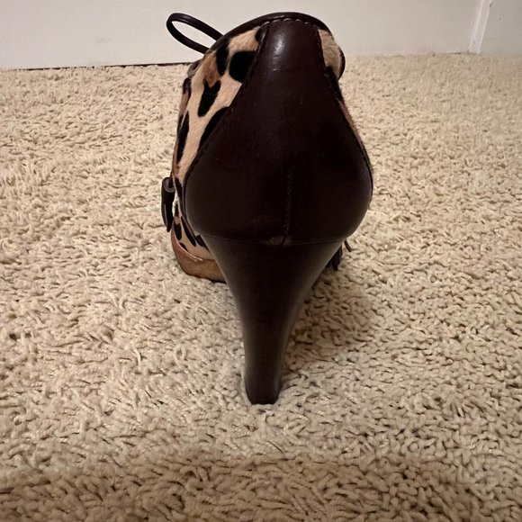 Coach Women's Size 8 shoe - Picture 4 of 6